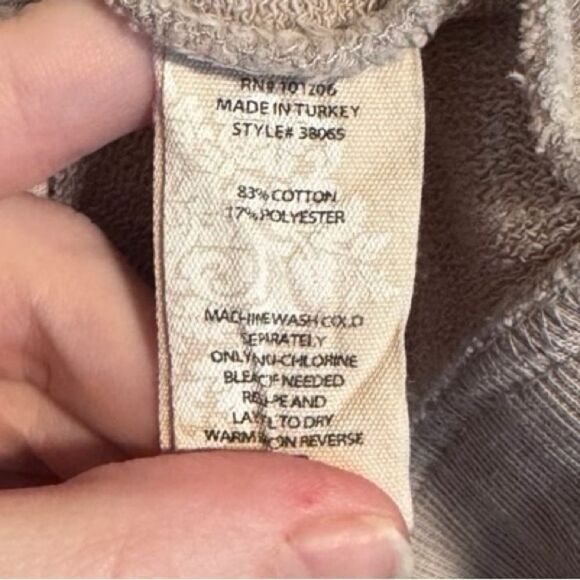 Soft Surroundings- Exposed Seam Button Oversized Spread Collar Sweatshirt, PXL - Picture 7 of 8